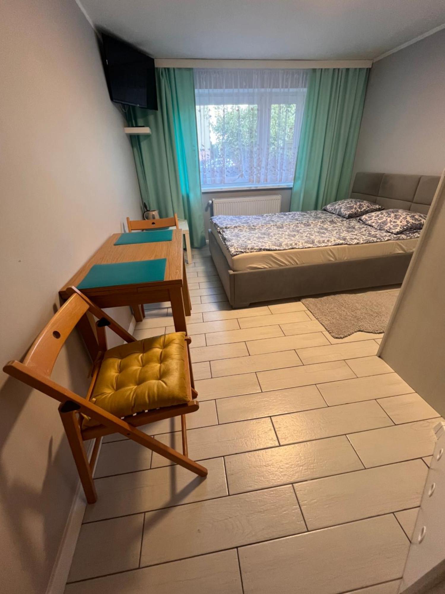 Pokoje Goscinne Halina Łeba Exterior foto